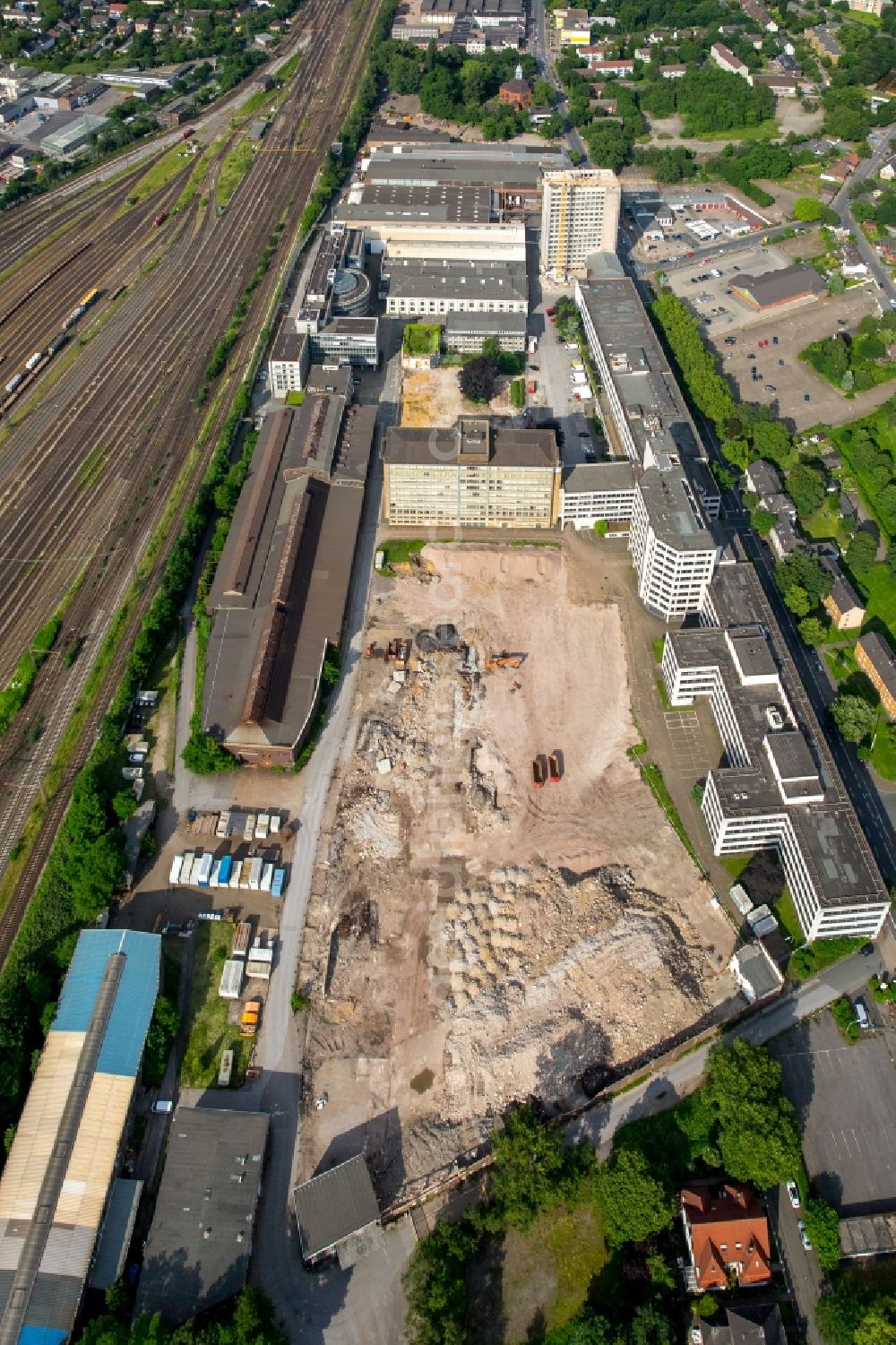 Aerial image Oberhausen - Development area of industrial wasteland BABCOCK Fertigungszentrum GmbH on Duisburger Strasse in Oberhausen in the state North Rhine-Westphalia, Germany