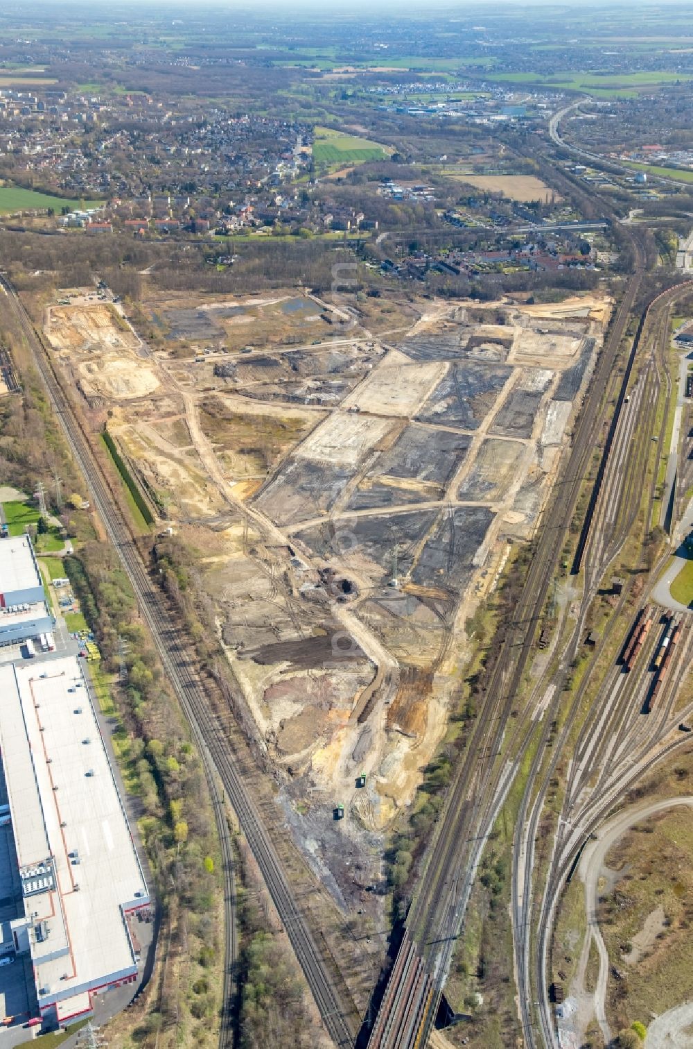 Aerial photograph Dortmund - Development area of the industrial chain of Dortmund Logistik GmbH on the site of the former Westfalenhuette in Dortmund, North Rhine-Westphalia