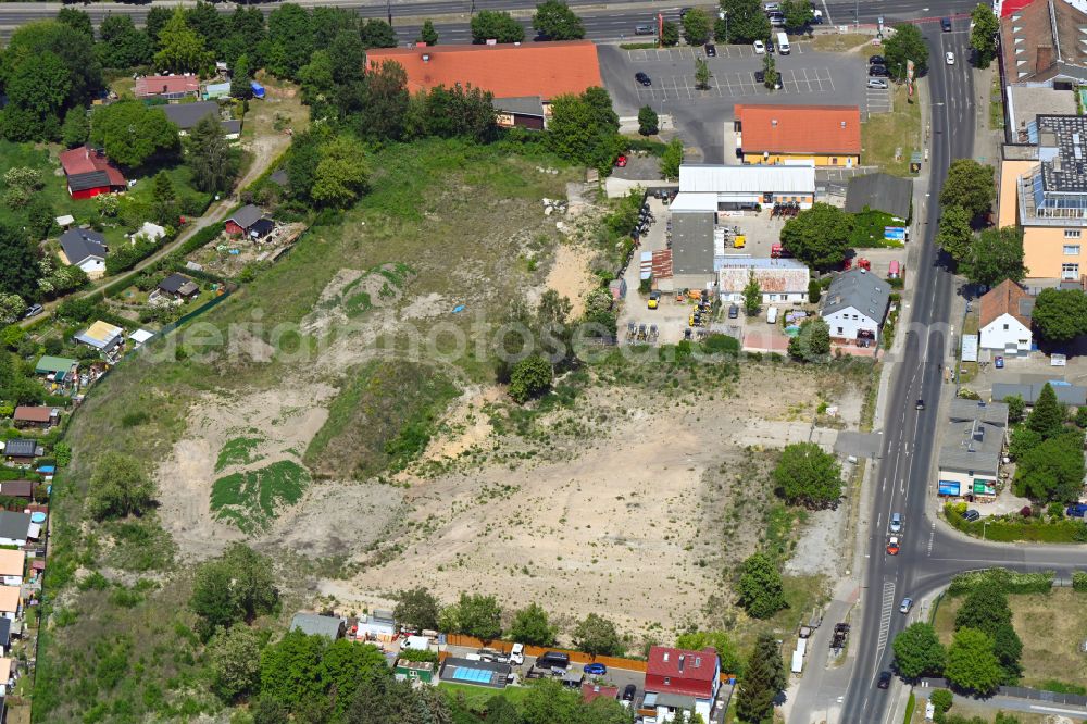 Berlin from the bird's eye view: Development area of industrial wasteland on the former site of the Schirmer und Siebert Transport GmbH on Chemnitzer Strasse in the district Kaulsdorf in Berlin, Germany