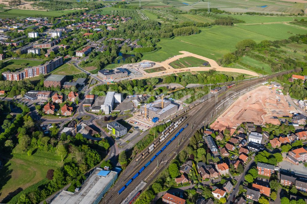 Stade from the bird's eye view: Development area of industrial wasteland on street Hinterm Teich in Stade in the state Lower Saxony, Germany