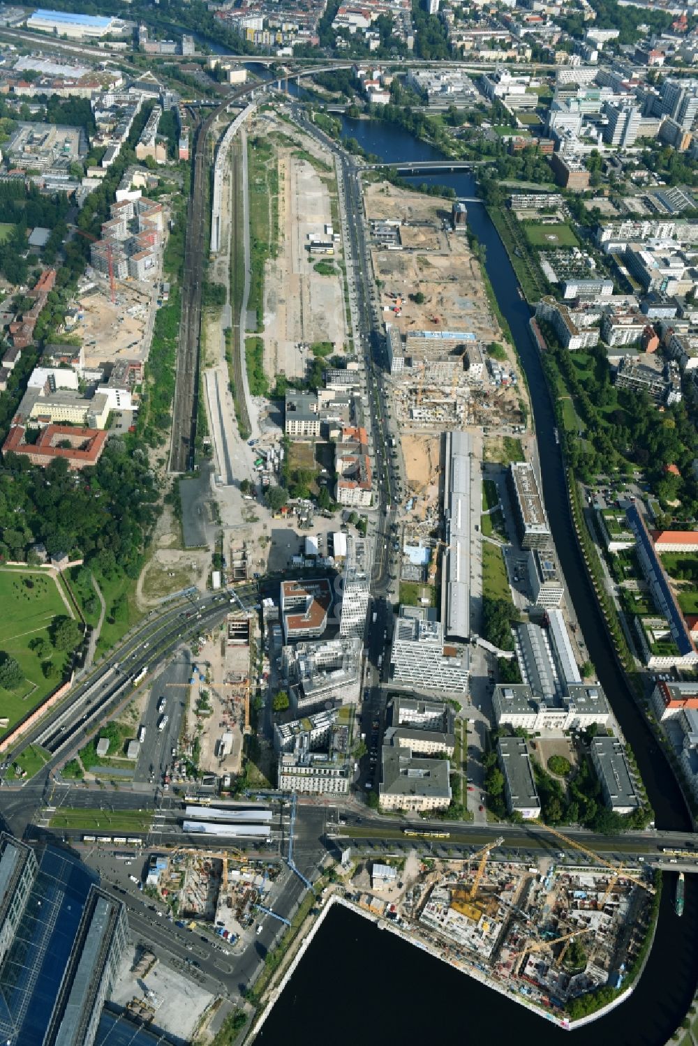 Aerial photograph Berlin - Development area of industrial wasteland of Europa City along the Heidestrasse in the district Moabit in Berlin, Germany