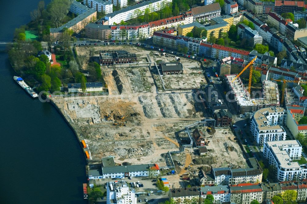 Aerial photograph Berlin - Development area of industrial wasteland Fliesssstrasse - Hasselwerderstrasse - Spreestrasse in the district Schoeneweide in Berlin, Germany