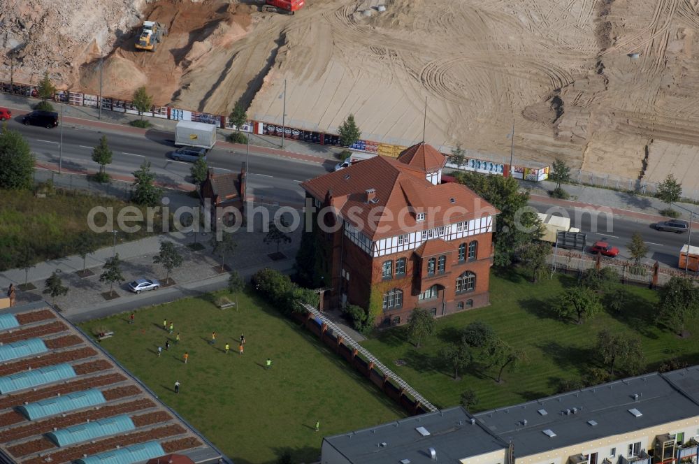 Berlin from the bird's eye view: Development area of industrial wasteland Gelaende of Alten Schlachthof on Eldenaer Strasse - Thaerstrasse in the district Friedrichshain in Berlin, Germany