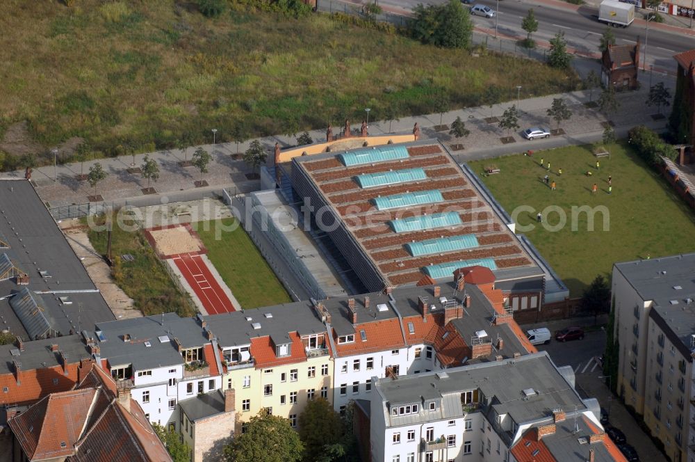 Aerial image Berlin - Development area of industrial wasteland Gelaende of Alten Schlachthof on Eldenaer Strasse - Thaerstrasse in the district Friedrichshain in Berlin, Germany