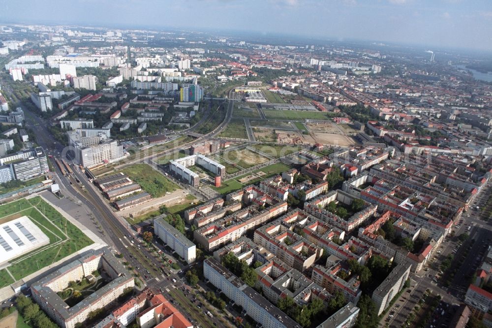 Berlin from the bird's eye view: Development area of industrial wasteland Gelaende of Alten Schlachthof on Eldenaer Strasse - Thaerstrasse in the district Friedrichshain in Berlin, Germany