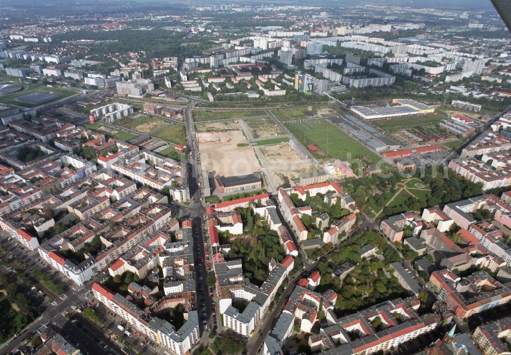 Aerial image Berlin - Development area of industrial wasteland Gelaende of Alten Schlachthof on Eldenaer Strasse - Thaerstrasse in the district Friedrichshain in Berlin, Germany