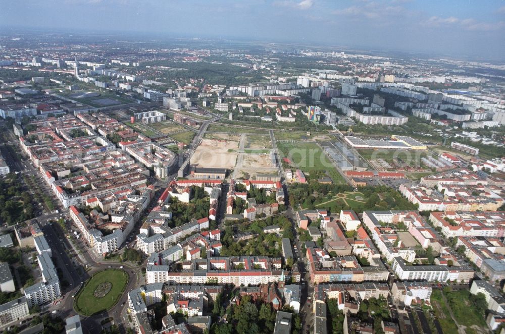 Aerial photograph Berlin - Development area of industrial wasteland Gelaende of Alten Schlachthof on Eldenaer Strasse - Thaerstrasse in the district Friedrichshain in Berlin, Germany