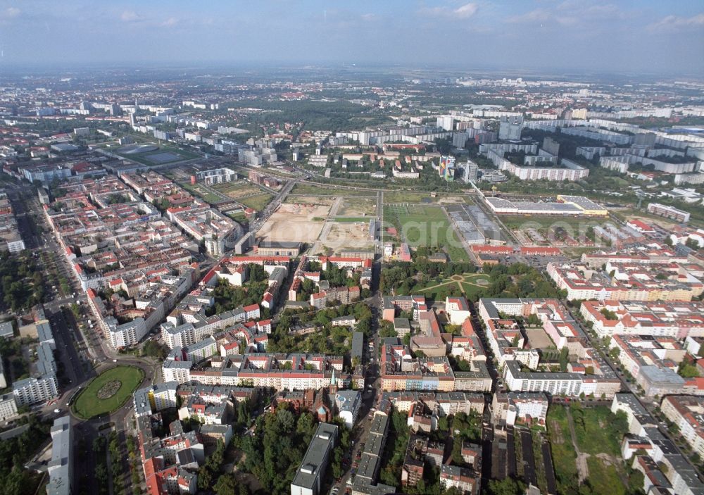 Berlin from above - Development area of industrial wasteland Gelaende of Alten Schlachthof on Eldenaer Strasse - Thaerstrasse in the district Friedrichshain in Berlin, Germany