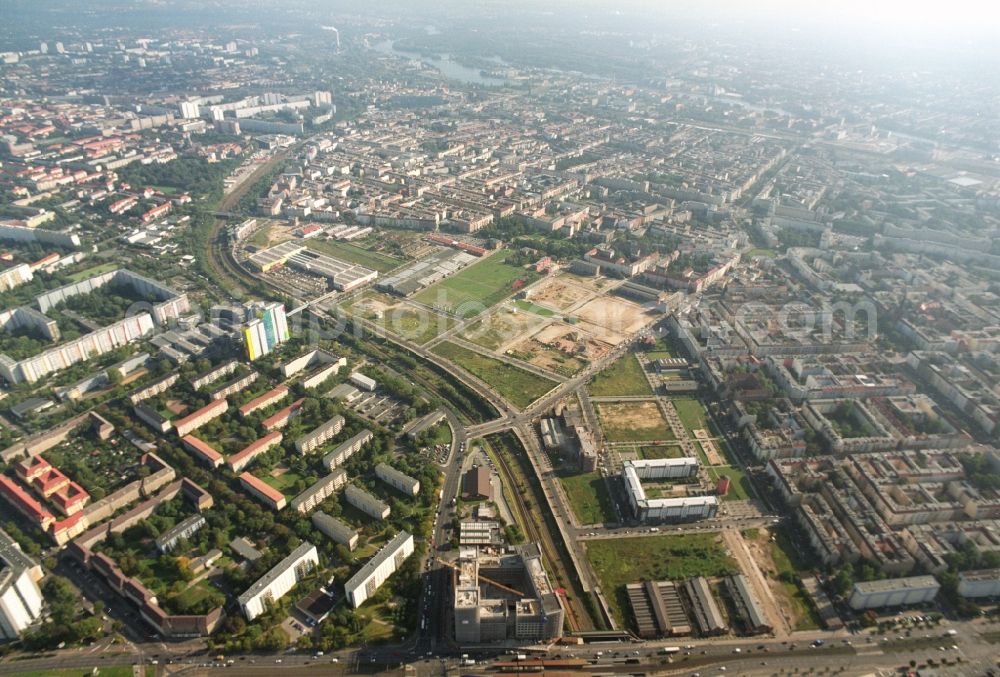 Berlin from the bird's eye view: Development area of industrial wasteland Gelaende of Alten Schlachthof on Eldenaer Strasse - Thaerstrasse in the district Friedrichshain in Berlin, Germany