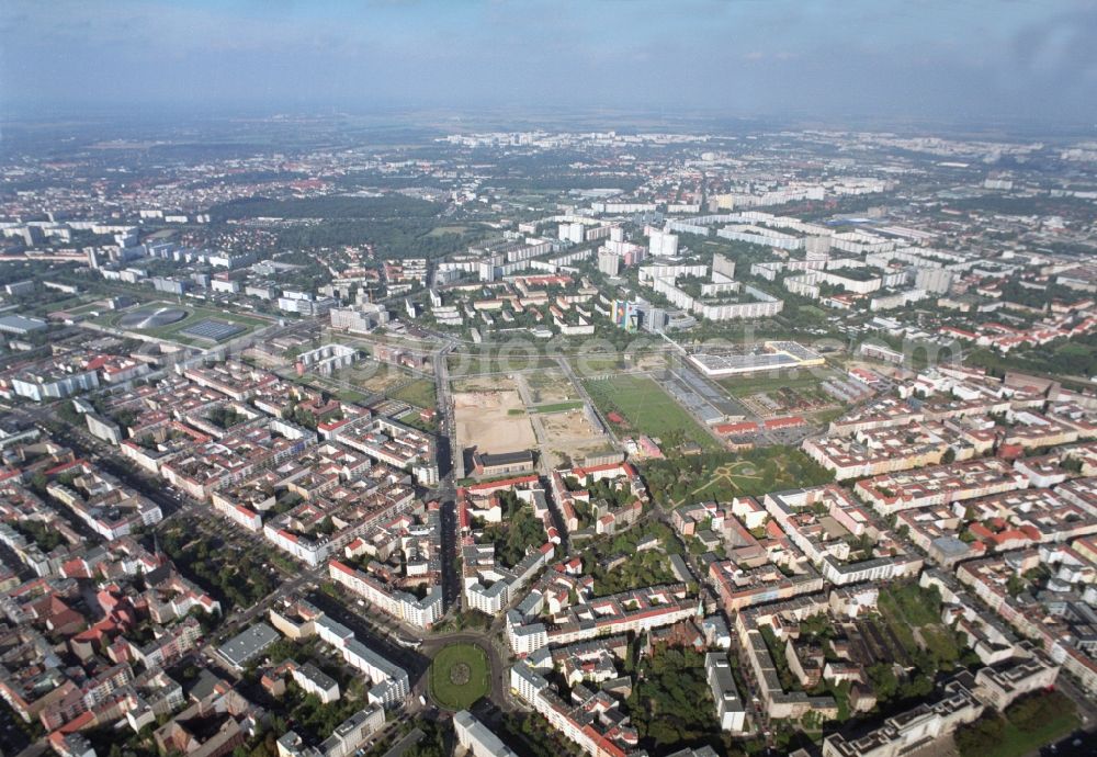 Aerial image Berlin - Development area of industrial wasteland Gelaende of Alten Schlachthof on Eldenaer Strasse - Thaerstrasse in the district Friedrichshain in Berlin, Germany