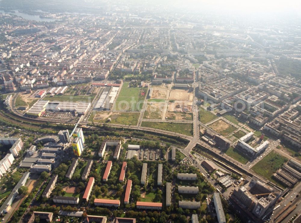 Aerial photograph Berlin - Development area of industrial wasteland Gelaende of Alten Schlachthof on Eldenaer Strasse - Thaerstrasse in the district Friedrichshain in Berlin, Germany