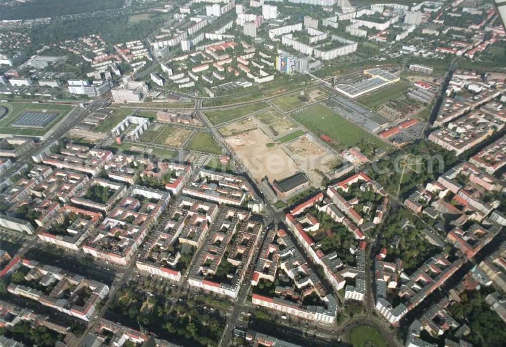 Aerial image Berlin - Development area of industrial wasteland Gelaende of Alten Schlachthof on Eldenaer Strasse - Thaerstrasse in the district Friedrichshain in Berlin, Germany