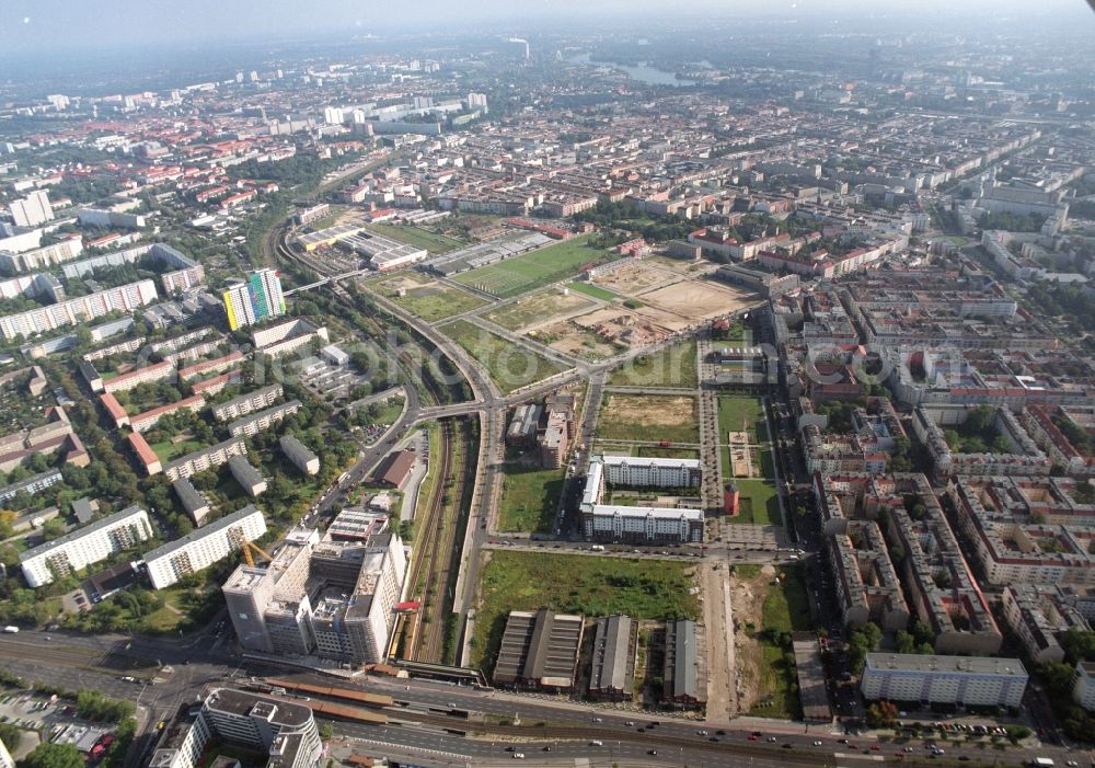 Aerial photograph Berlin - Development area of industrial wasteland Gelaende of Alten Schlachthof on Eldenaer Strasse - Thaerstrasse in the district Friedrichshain in Berlin, Germany