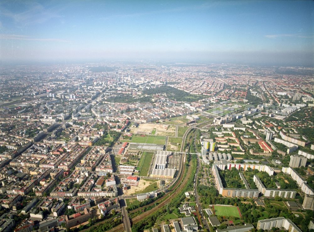 Aerial photograph Berlin - Development area of industrial wasteland Gelaende of Alten Schlachthof on Eldenaer Strasse - Thaerstrasse in the district Friedrichshain in Berlin, Germany