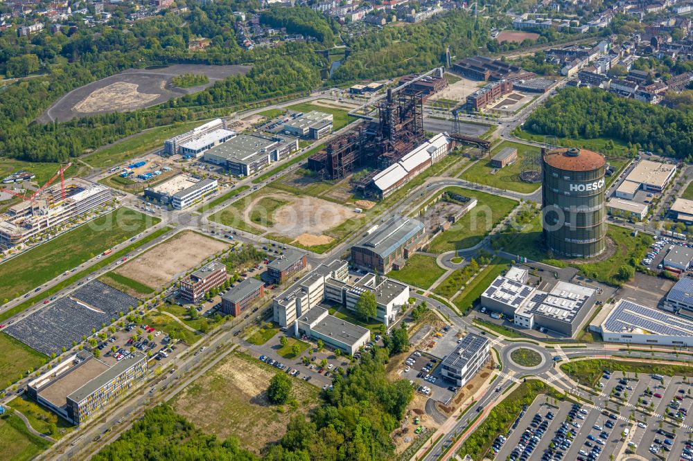 Dortmund from above - Development area of industrial wasteland Kompetenzzentren the TechnologieZentrumDortmund on the future location PHOENIX West overlooking the Gasometer Phoenix West in Dortmund at Ruhrgebiet in the state North Rhine-Westphalia