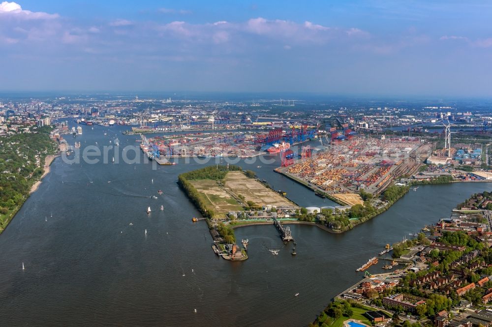 Hamburg from the bird's eye view: Development area of the industrial wasteland at the Petroleumhafen in the Waltershof district in Hamburg, Germany