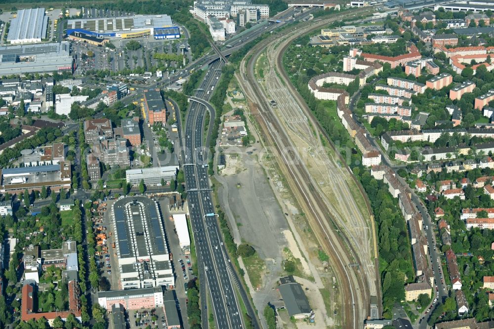 Aerial image Berlin - Development area of the decommissioned and unused land and real estate on the former marshalling yard and railway station of Deutsche Bahn in the district Tempelhof-Schoeneberg in Berlin, Germany