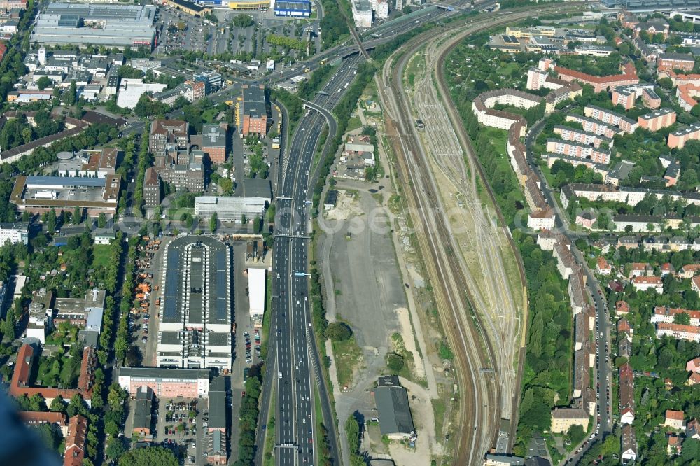 Aerial photograph Berlin - Development area of the decommissioned and unused land and real estate on the former marshalling yard and railway station of Deutsche Bahn in the district Tempelhof-Schoeneberg in Berlin, Germany