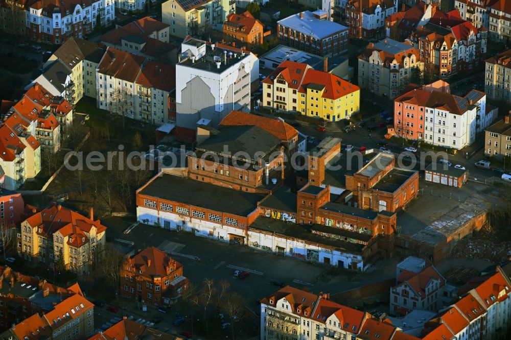 Aerial photograph Erfurt - Developing field of residential and commercial space of the Braugoldareal on the former brewery site between Robert-Koch-Strasse - Semmelweisstrasse - Schillerstrasse in the district Loebervorstadt in Erfurt in the state Thuringia, Germany