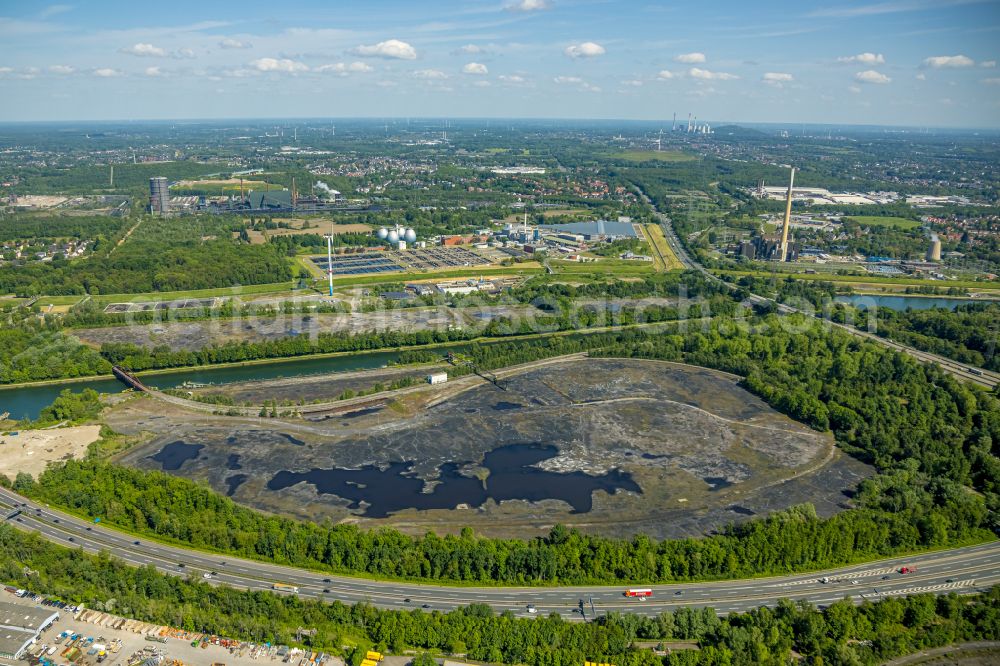 Aerial photograph Essen - developing field of residential and commercial space Freiheit Emscher in the district Vogelheim in Essen at Ruhrgebiet in the state North Rhine-Westphalia, Germany