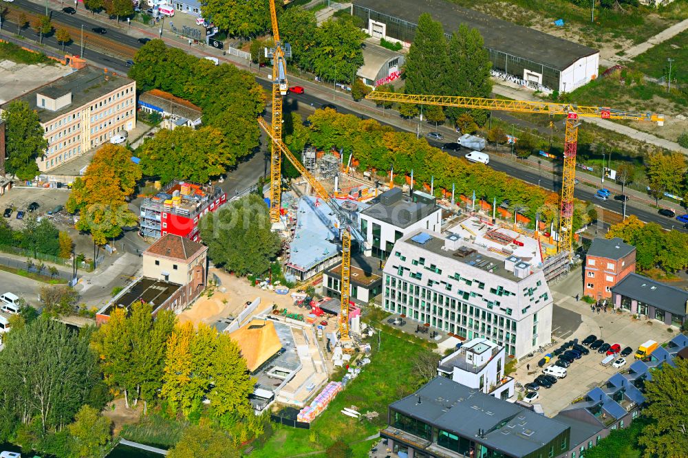 Aerial photograph Berlin - Developing field of residential and commercial space of Projekts Marina Marina Zur alten Flussbadeanstalt - Koepenicker Chaussee in the district Rummelsburg in Berlin, Germany