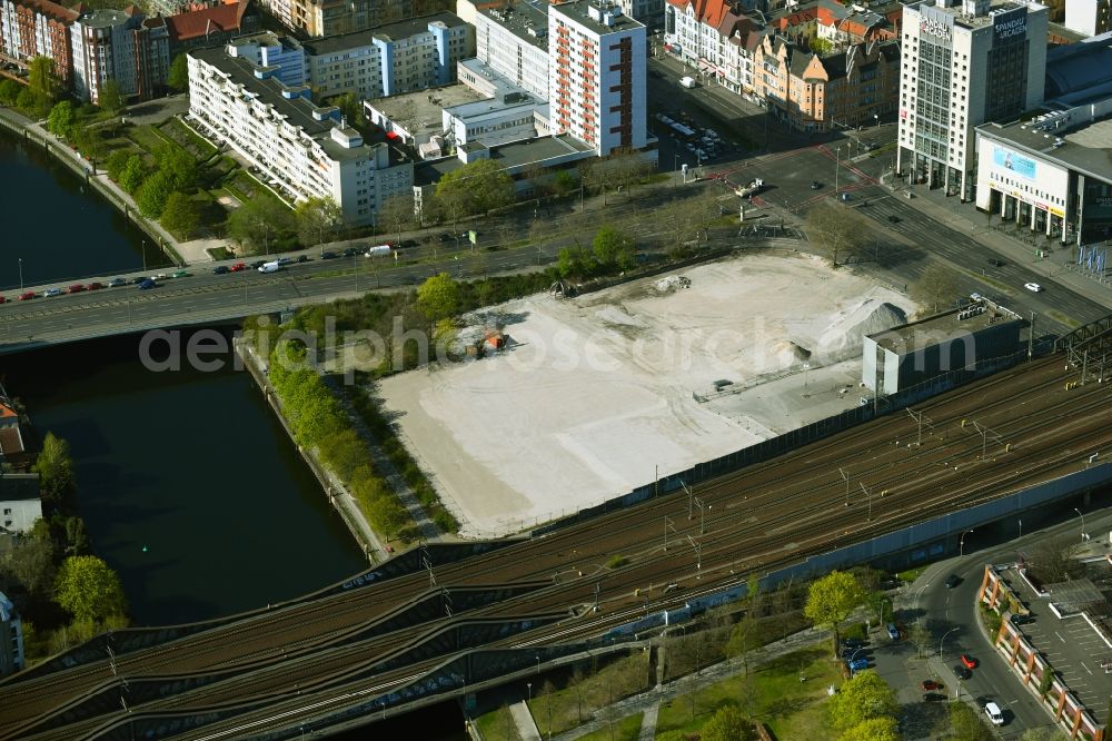 Aerial image Berlin - Development area of a??a??the residential and commercial areas Spandauer Ufer between Klosterstrasse and Havel in the district of Spandau in Berlin, Germany