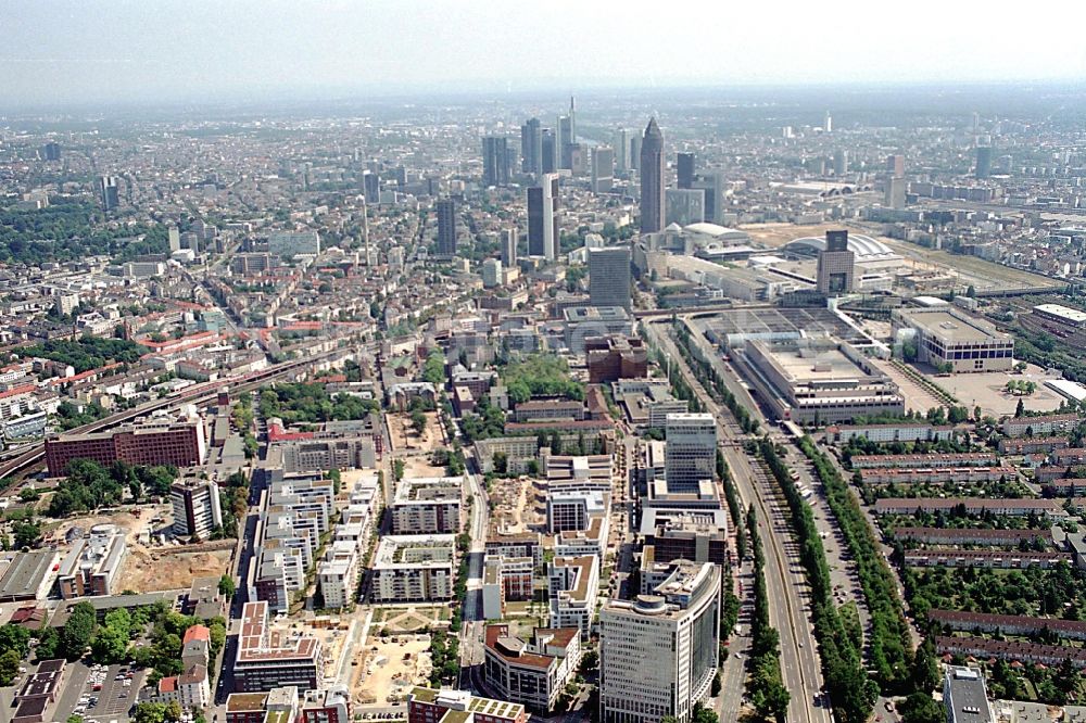 Aerial image Frankfurt am Main - Developing field of residential and commercial space on Theodor-Heuss-Allee in Frankfurt in the state Hesse, Germany