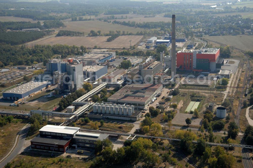 Aerial image Premnitz - Blick auf das Müllheizkraftwerk MHKW / Müllverbrennungsanlage neben dem erdgasbefeuertem Industriekraftwerk mit mehreren Dampf- und Wassernetzen der E.ON Energy from Waste Premnitz GmbH im Indsutriepark Premnitz. Kontakt: Dr. Herbert-Rein-Strasse 1, 14727 Premnitz, Tel. +49(0)3386 2433-70, Fax +49(0)3386 2433-52