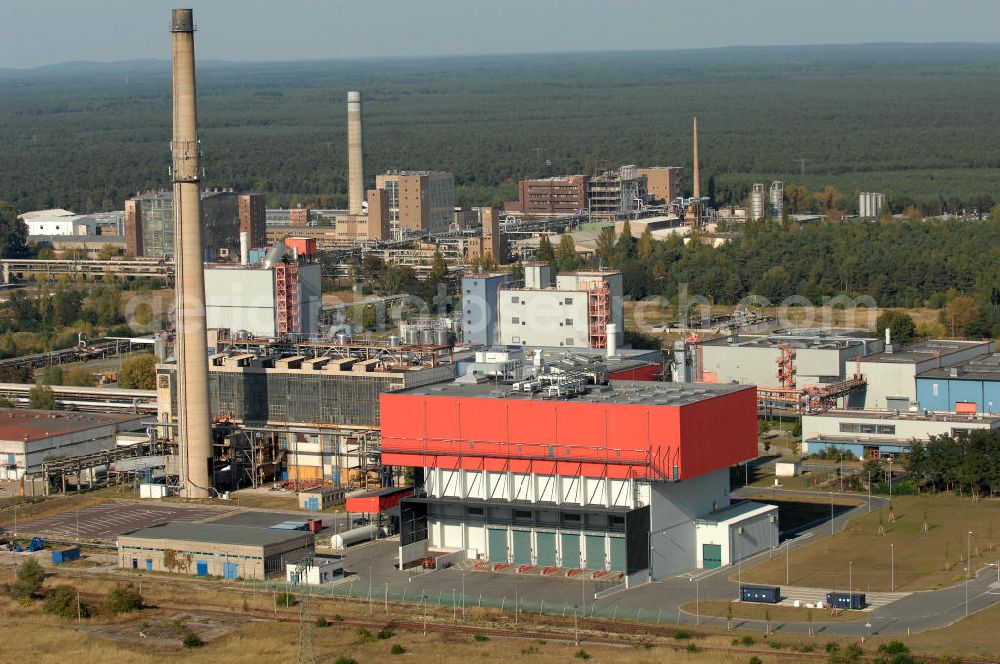 Aerial photograph Premnitz - Blick auf das Müllheizkraftwerk MHKW / Müllverbrennungsanlage neben dem erdgasbefeuertem Industriekraftwerk mit mehreren Dampf- und Wassernetzen der E.ON Energy from Waste Premnitz GmbH im Indsutriepark Premnitz. Kontakt: Dr. Herbert-Rein-Strasse 1, 14727 Premnitz, Tel. +49(0)3386 2433-70, Fax +49(0)3386 2433-52