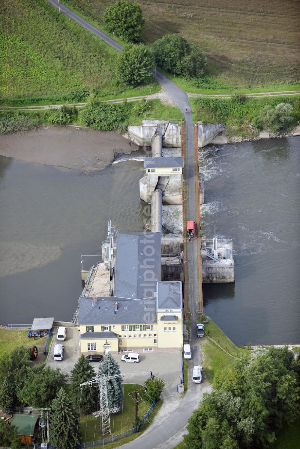 Aerial photograph Krauthausen - Das Wasserkraftwerk über die Werra im Ortsteil Pferdsdorf-Spichra. Das Kraftwerk wurde von 1923 bis 1925 erbaut und nach 14 Jahren Pause seit 1998 wieder durch die E.ON.Thüriner Energie betrieben. The hydropower plant across the Werra River near the district Pferdsdorf-Spichra.