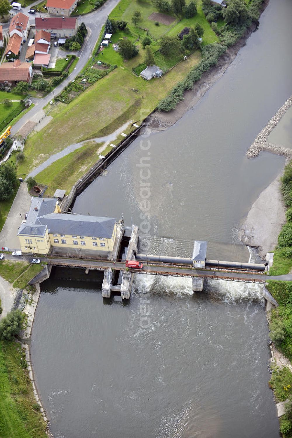 Aerial image Krauthausen - Das Wasserkraftwerk über die Werra im Ortsteil Pferdsdorf-Spichra. Das Kraftwerk wurde von 1923 bis 1925 erbaut und nach 14 Jahren Pause seit 1998 wieder durch die E.ON.Thüriner Energie betrieben. The hydropower plant across the Werra River near the district Pferdsdorf-Spichra.