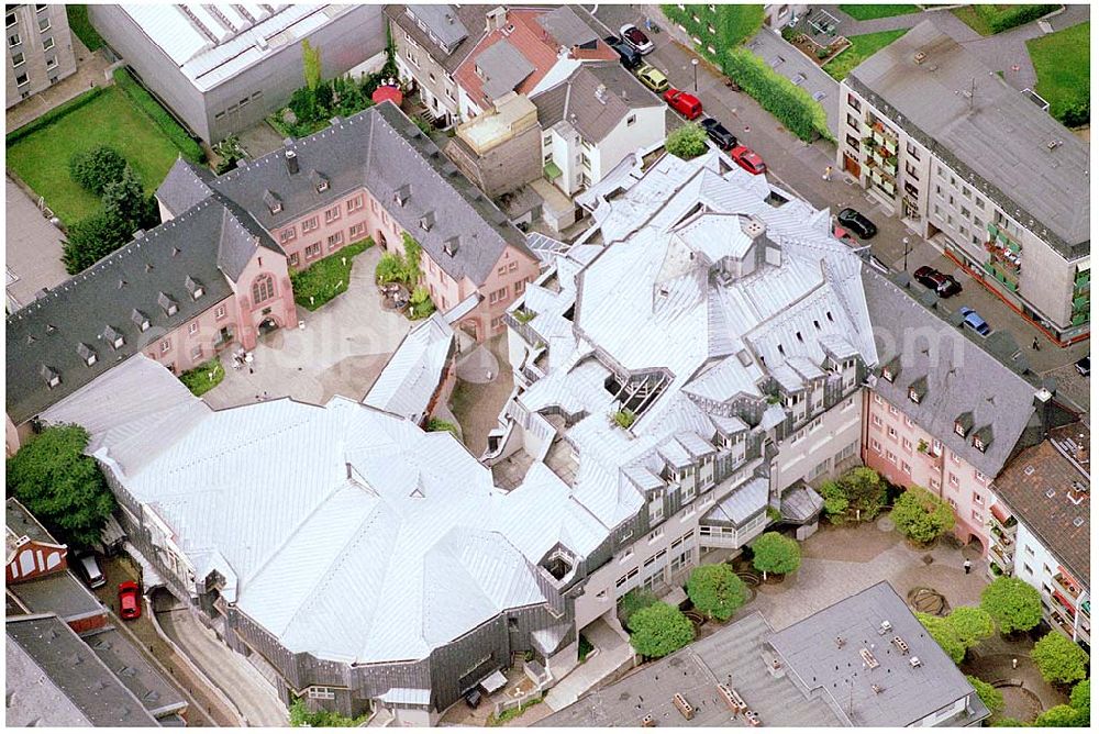 Aerial image Mainz - 24.07.2004 Blick auf den Erbacher Hof - Akademie des Bistums Mainz Grebenstraße 24-26, 55116 Mainz Telefon: 06131/257-523, Fax:06131/257-525 E-Mail: ebh.akademie@Bistum-Mainz.de