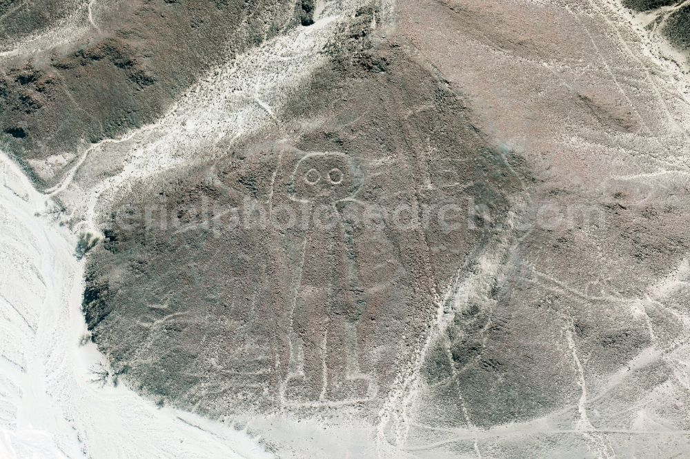 Aerial image Espiral - Geoglyphic earth and soil drawing in the desert in Espiral in Ica, Peru