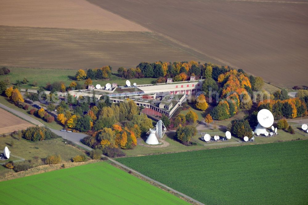 Groß Berkel from above - View of the ground station CET Teleport GmbH in Groß Berkel in the state Lower Saxony. CET Teleport GmbH is a specialist teleporting services provider. Currently it provides a wide range of media broadcasting and corporate VSAT services