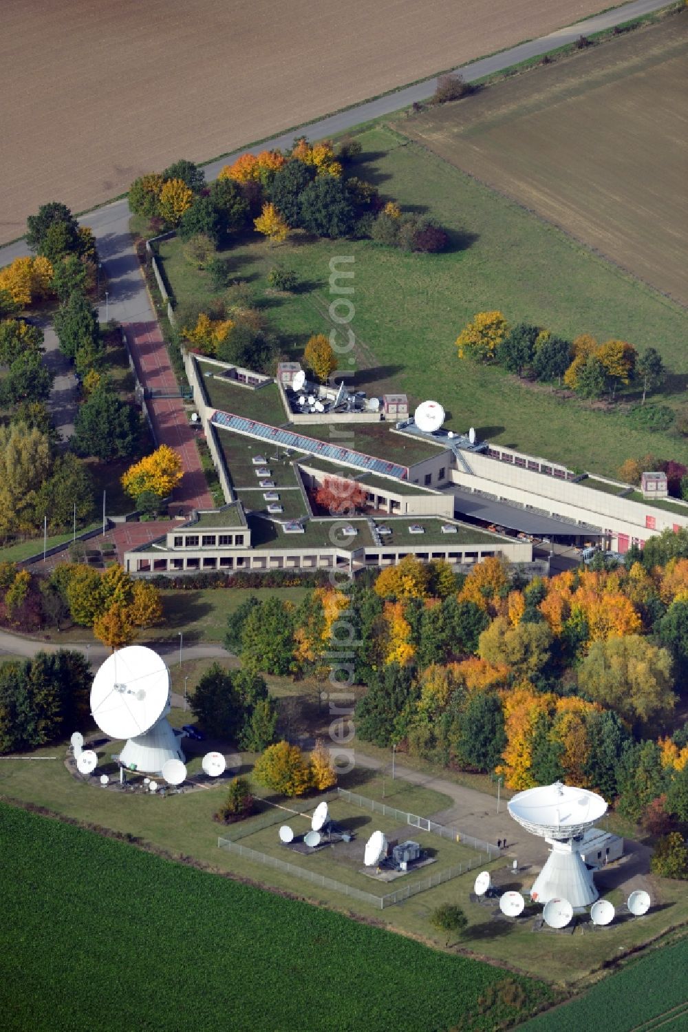 Groß Berkel from above - View of the ground station CET Teleport GmbH in Groß Berkel in the state Lower Saxony. CET Teleport GmbH is a specialist teleporting services provider. Currently it provides a wide range of media broadcasting and corporate VSAT services