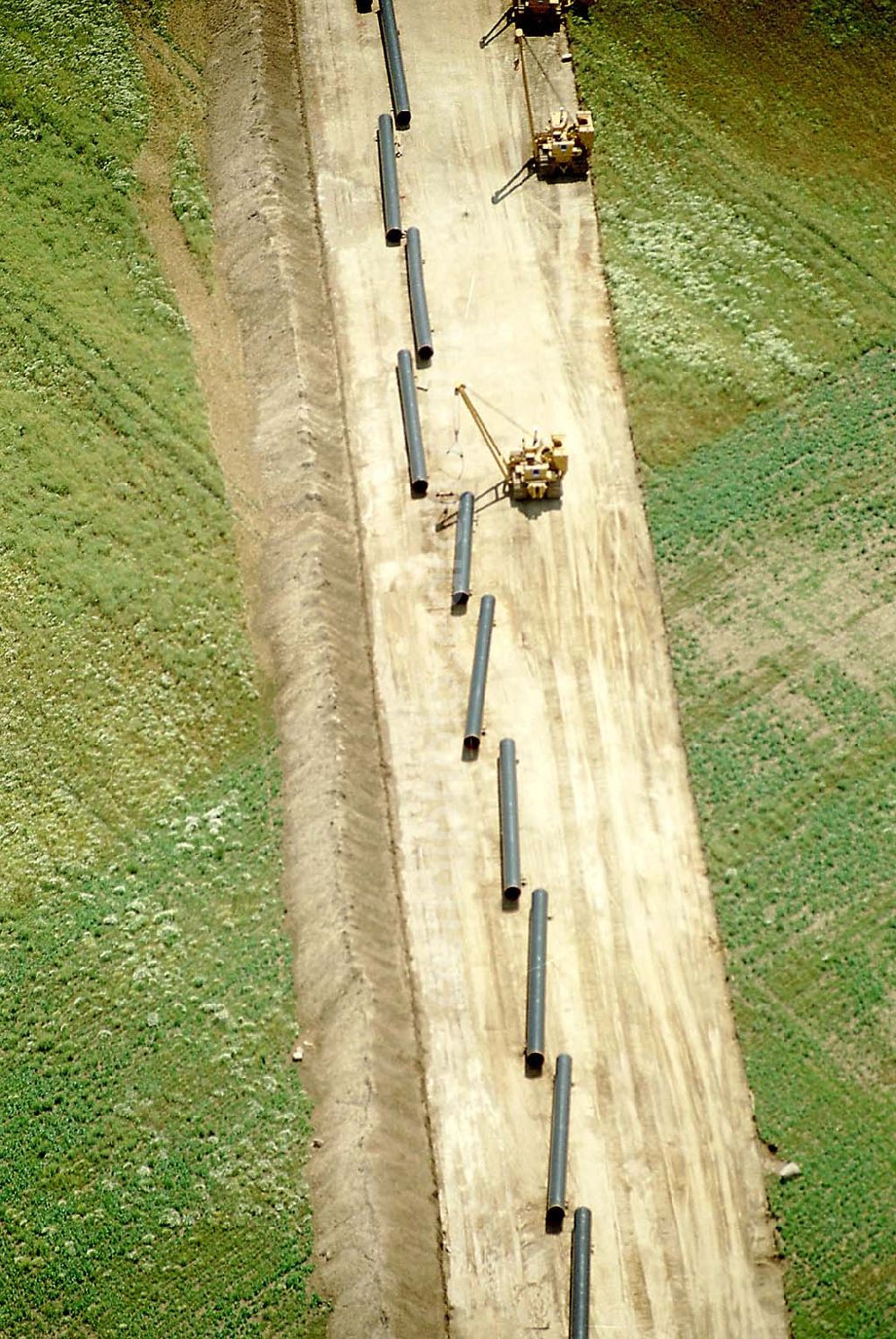 Aerial image Bernau - Werneuchen / Brandenburg - Erdgasleitungsbau zwischen Bernau und Werneuchen. Datum: 24.06.03