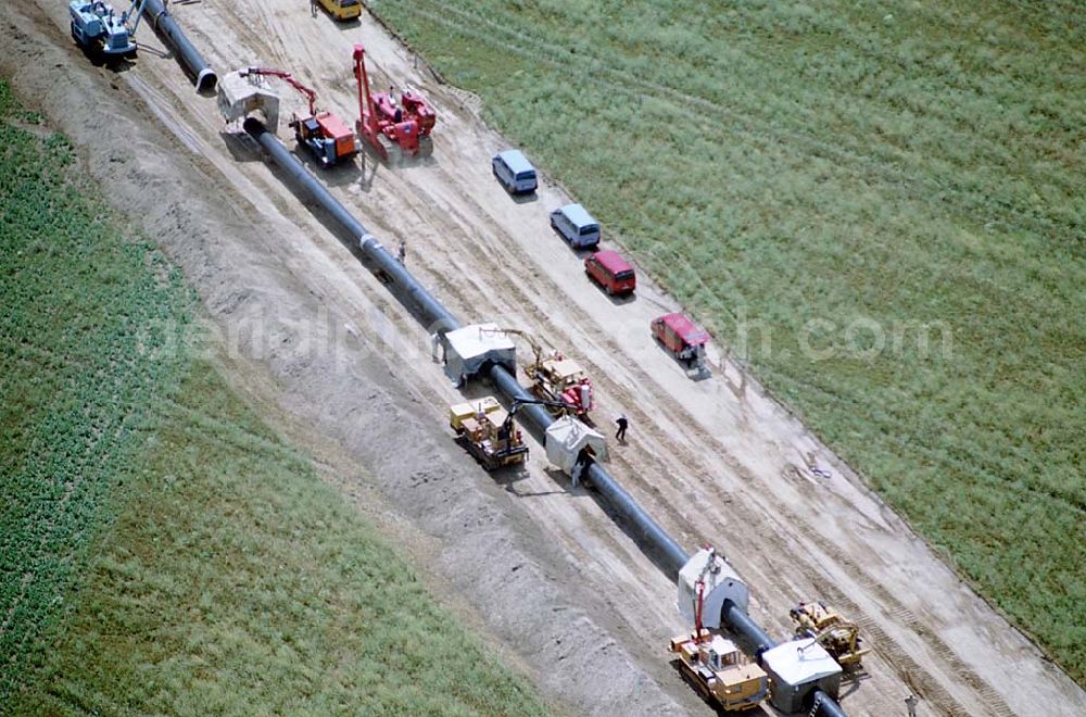 Bernau - Werneuchen / Brandenburg from the bird's eye view: Erdgasleitungsbau zwischen Bernau und Werneuchen. Datum: 24.06.03