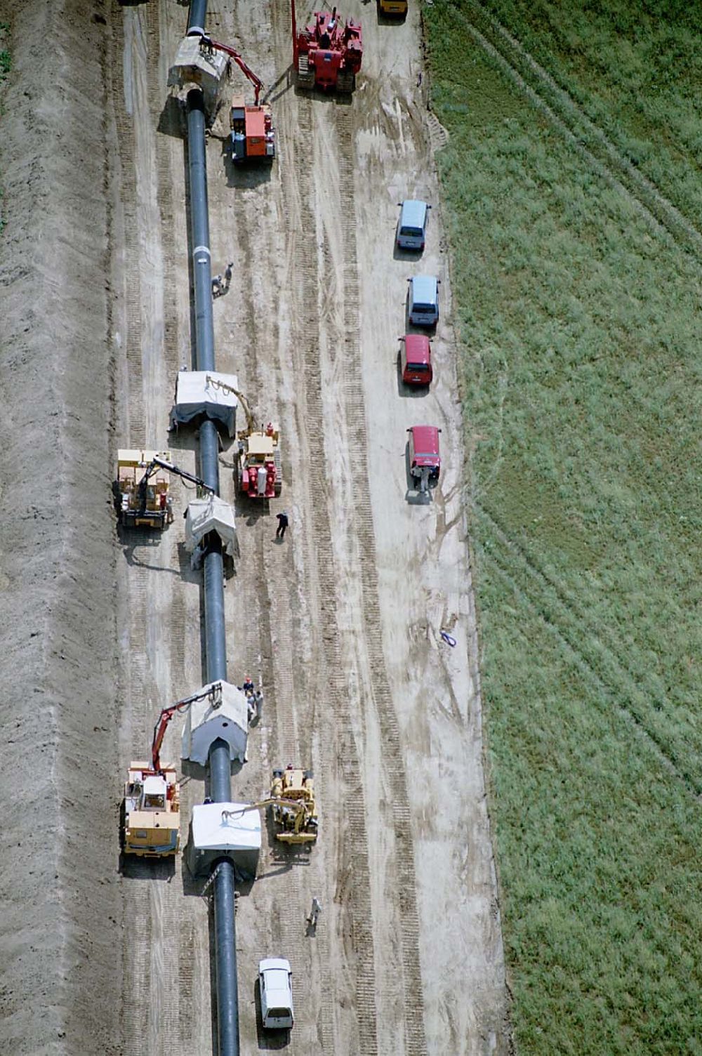 Aerial photograph Bernau - Werneuchen / Brandenburg - Erdgasleitungsbau zwischen Bernau und Werneuchen. Datum: 24.06.03