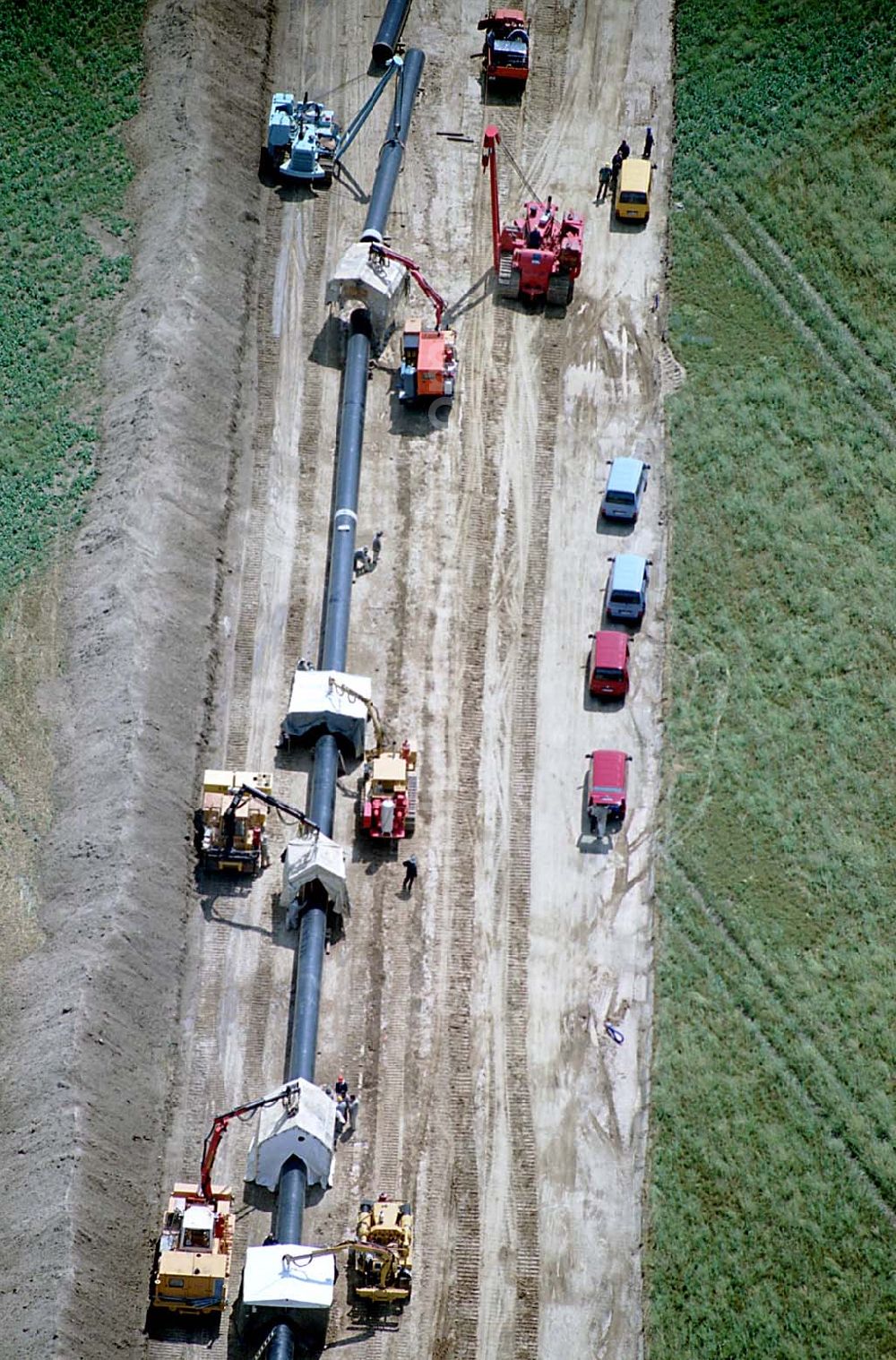 Bernau - Werneuchen / Brandenburg from above - Erdgasleitungsbau zwischen Bernau und Werneuchen. Datum: 24.06.03