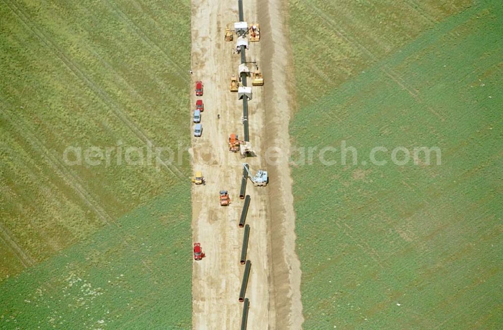 Bernau - Werneuchen / Brandenburg from the bird's eye view: Erdgasleitungsbau zwischen Bernau und Werneuchen. Datum: 24.06.03