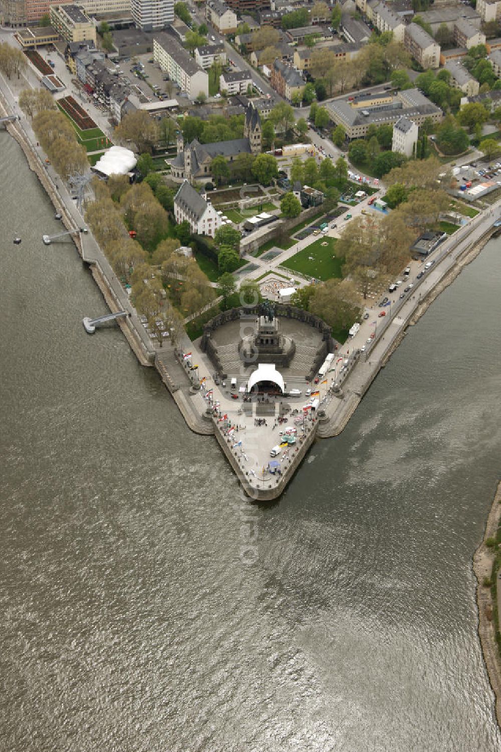 Koblenz from the bird's eye view: Blick auf das Deutsche Eck zwischen Rhein und Mosel. Koblenz ist vom 15. April bis 16. Oktober 2011 Austragungsort der Bundesgartenschau BUGA 2011. View of the German corner between the Rhine and Mosel. Koblenz of 15 April to 16 October 2011 hosted the National Garden Festival BUGA 2011th.