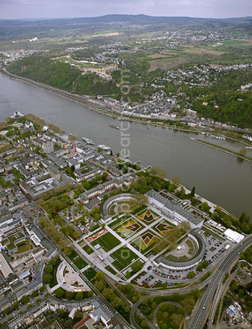 Aerial image Koblenz - Blick auf Eröffnung der BUGA 2011 am Kurfürstlichen Schloss in Koblenz. Koblenz ist vom 15. April bis 16. Oktober 2011 Austragungsort der Bundesgartenschau BUGA 2011. View of the Electoral Castle Koblenz. Koblenz of 15 April to 16 October 2011 hosted the National Garden Festival BUGA 2011th.