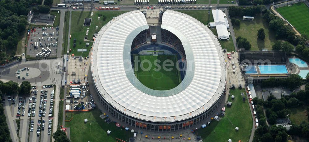 Aerial image Berlin - Blick auf das Eröffnungsspiel der Fußball-Weltmeisterschaft der Frauen 2011 im Berliner Olympiastadion. Die deutsche Nationalmannschaft der Frauen trifft auf die Mannschaft Kanadas, Die 6. Fußball-Weltmeisterschaft der Frauen (offiziell: FIFA Women’s World Cup Germany 2011 / „ FIFA Frauen-Weltmeisterschaft Deutschland 2011 “) wird vom 26. Juni bis 17. Juli 2011 im Land des Titelverteidigers Deutschland ausgetragen. Opening match of the FIFA Women's World Cup 2011 in Berlin's Olympic Stadium.