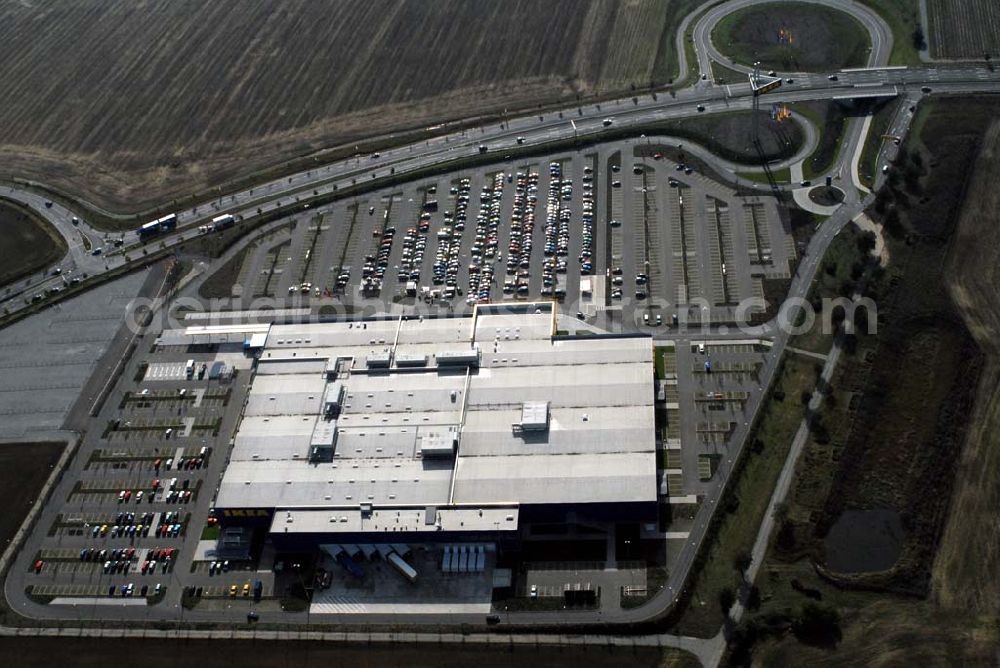 Erfurt from above - Blick auf das IKEA Einrichtungshaus Erfurt, das 2005 eröffnet wurde. Adresse: IKEA Deutschland GmbH & CO.KG; Niederlassung Erfurt, Eisenacher Str. 50, 99094 Erfurt