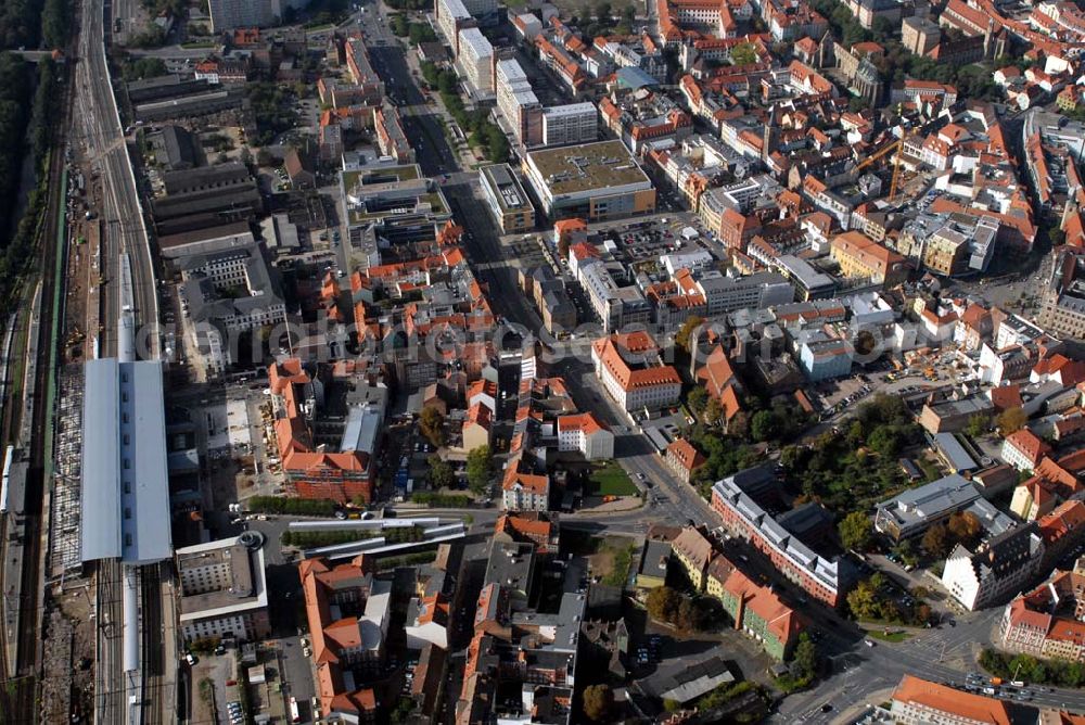 Erfurt from the bird's eye view: Blick auf die Stadt Erfurt um den Hauptbahnhof. Erfurt ist die Landeshauptstadt und zugleich die größte Stadt des Freistaates Thüringen.