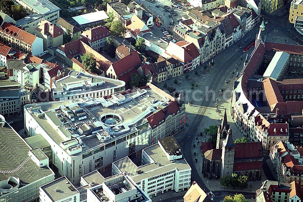 Erfurt / Thüringen from above - Erfurt / Thüringen Blick auf den Anger mit dem Einkaufszentrum Anger der ECE Projektmanagement GmbH in der Erfurter Innenstadt