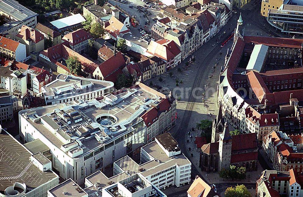 Aerial photograph Erfurt / Thüringen - Erfurt / Thüringen Blick auf den Anger mit dem Einkaufszentrum Anger der ECE Projektmanagement GmbH in der Erfurter Innenstadt