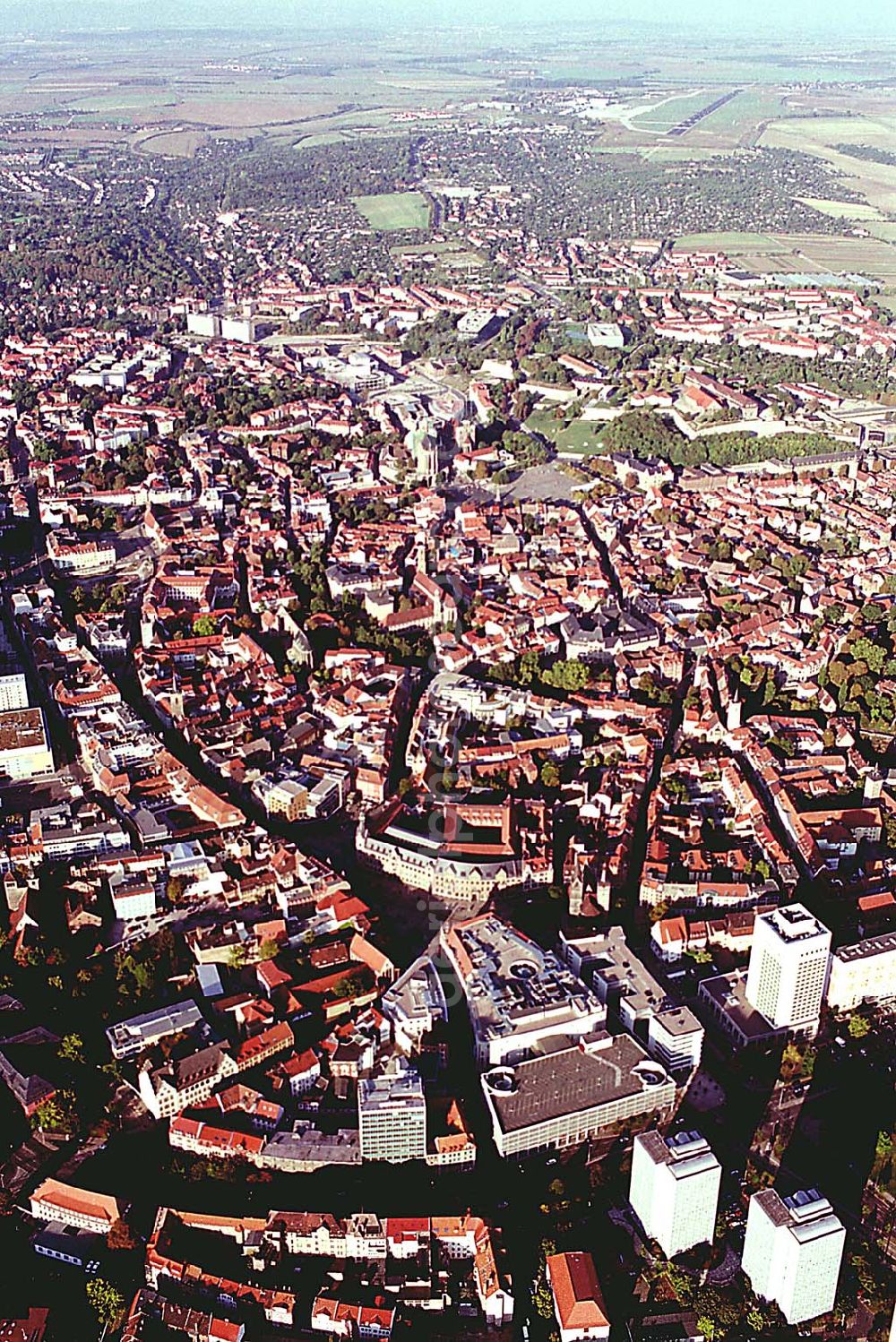 Aerial photograph Erfurt / Thüringen - 21.09.2003 Erfurt / Thüringen Blick auf Stadtzentrum, Anger und Hotel Radisson SAS