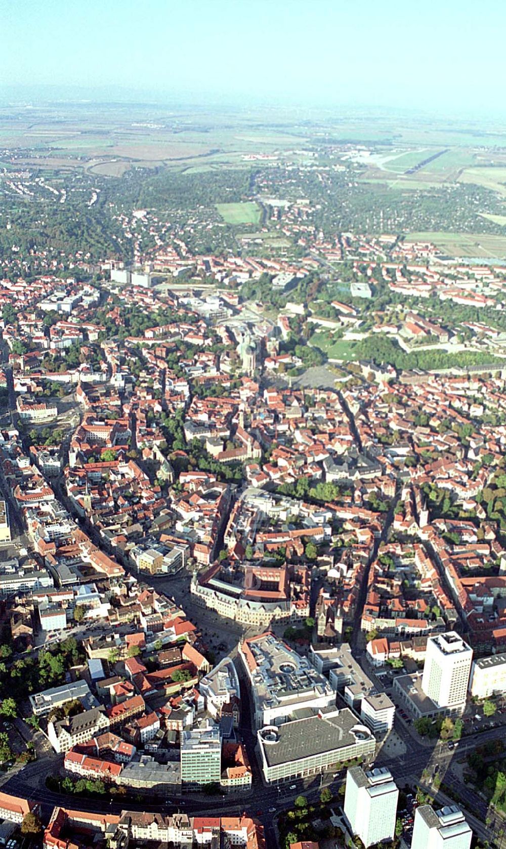 Aerial image Erfurt / Thüringen - 21.09.2003 Erfurt / Thüringen Blick auf Stadtzentrum, Anger und Hotel Radisson SAS