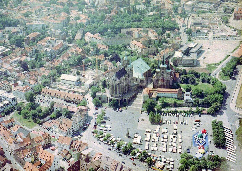 Aerial photograph Erfurt - Erfurter Dom mit dem Marktplatz in der Stadtmitte.